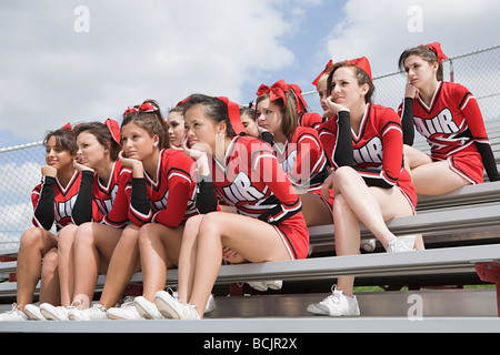 Cheerleader auf Tribüne Stockfoto