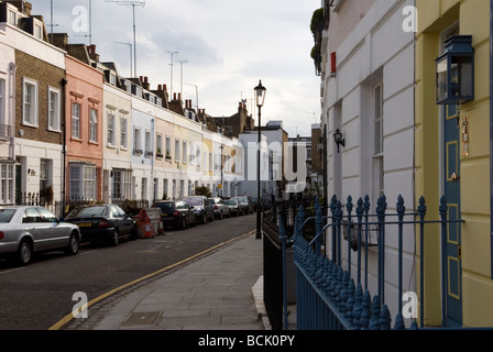 Smith Terrace London SW3. Royal Borough of Kensington und Chelsea. Crescent farbenfrohe Häuser. England 2008 2000er Jahre UK HOMER SYKES Stockfoto