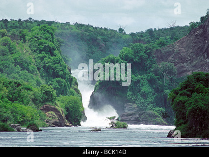 Murchison Falls gesehen aus River Nile Murchison Falls National Park Uganda Ostafrika Stockfoto