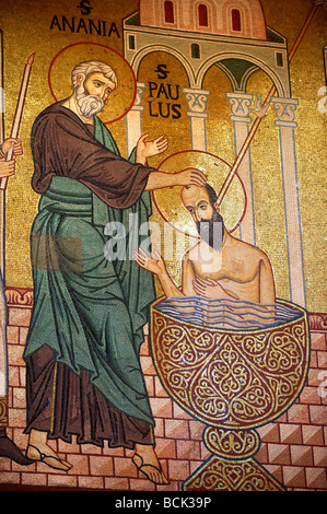 Byzantinischen Mosaiken in der Palantine Kapelle (Cappella Palentina) Norman Palace Palermo, Sizilien, Italien. Christus vor dem Altar. Stockfoto