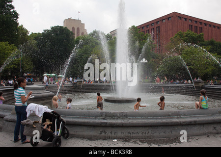 Brunnen, Washington Square Park, New York City, USA Stockfoto