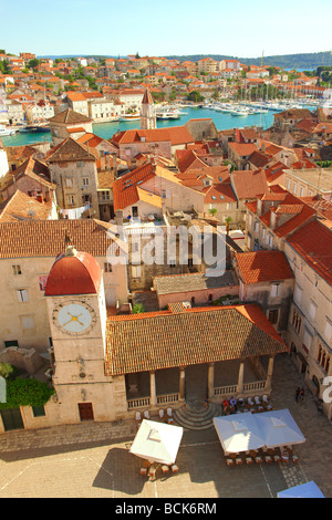 Blick von der Dachterrasse der Trogir Kroatien Stockfoto