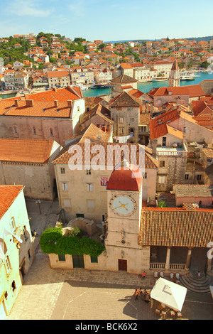 Blick von der Dachterrasse der Trogir Kroatien Stockfoto