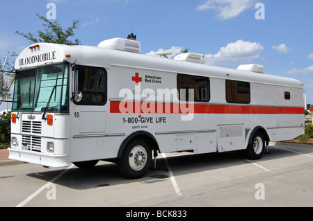 Rotes Kreuz-Blut-Antriebsbus Stockfoto