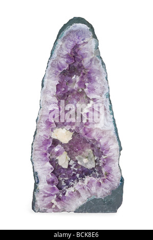 Amethyst Geode, 45cm in Hieght auf weißem Hintergrund Stockfoto