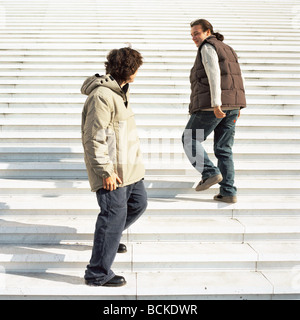 Passanten auf Treppe Stockfoto