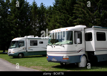 Amerikanische Wohnmobile auf Campingplatz in der Nähe von Malvern, Worcestershire Stockfoto