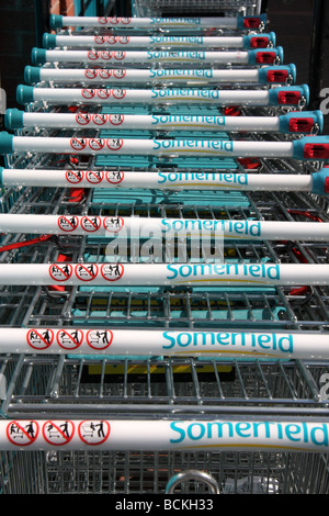 Einkaufswagen im Somerfield Store, Malvern Stockfoto