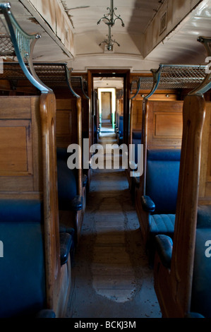 Innenraum der alten Zug in Sulfid Street Bahnhof jetzt Migranten Museum Broken Hill New South Wales Australia Stockfoto