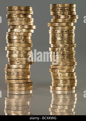 Stapel von 1 Pfund-Münzen Stockfoto