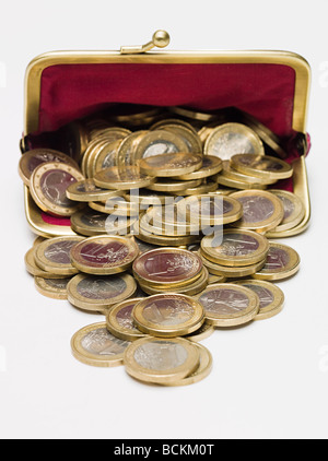 Euro-Münzen in der Handtasche Stockfoto