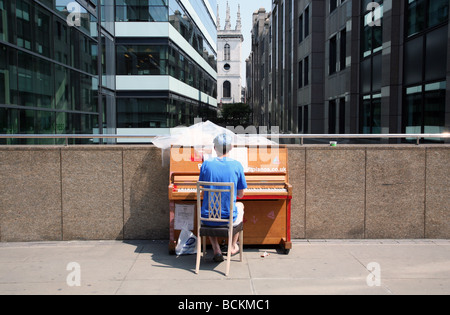 Kostenlose Klaviere auf Straßen von London Stockfoto