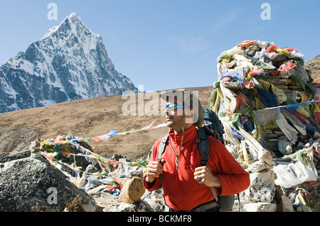 Mann, Bergsteigen im Himalaya Stockfoto