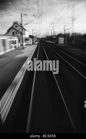 Bahnhof, b&w, Bewegung verwischt Stockfoto