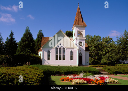 Richmond, BC, Britisch-Kolumbien, Kanada - historische Minoru Kapelle, einem denkmalgeschützten Gebäude in einem ruhigen Garten-Park Stockfoto