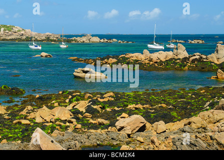 Granit-Strand der Bucht von Morlaix, Frankreich Stockfoto