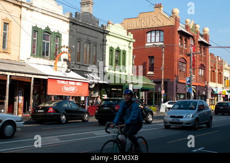 Straßenszene auf Brunswick Street Fitzroy Melbourne Victoria Australien Stockfoto