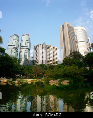 China Hong Kong Hong Kong Park View von Lippo Centre Tower und andere Wolkenkratzer Stockfoto