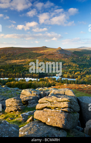 Burrator Reservoir, Leder-Tor und Sharpitor betrachtet von Sheeps Tor, Dartmoor National Park, Devon, England. Herbst 2008 Stockfoto