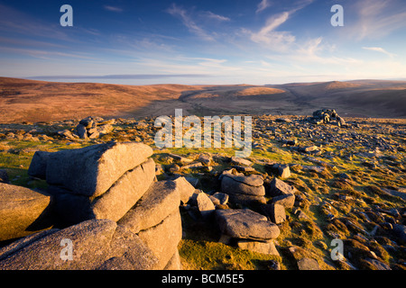 Am späten Abend goldenen Sonnenlicht bei höheren Tor auf Belstone gemeinsamen Dartmoor National Park Devon England Januar 2009 Stockfoto