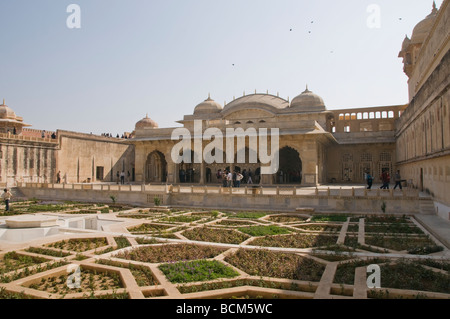 Amber Fort, Gitter Elfenbein Windows, florale Intarsien Marmor Designs, Weinkeller, innere Gärten, Jaipur, Rajasthan, Indien Stockfoto