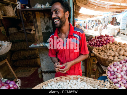 Man Gemüse In Devarja Markt Mysore Bundesstaat Karnataka Indien Stockfoto