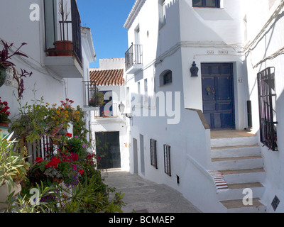 Frigiliana ist eines der schönsten andalusischen "weiße" Dörfer des südlichen Spanien in die Alpujarras. Stockfoto