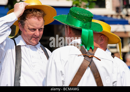 Käse-Träger in Alkmaar Käsemarkt Alkmaar, Nordholland, Niederlande. Stockfoto