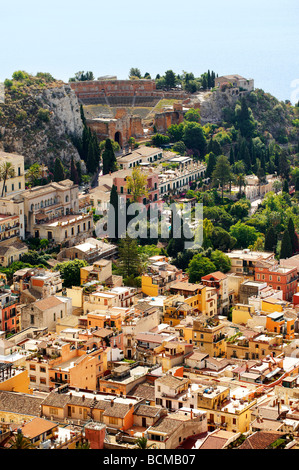 Das griechische Amphitheater und Dach Arial Blick auf Taormina Sizilien, Italien Stockfoto