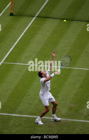 Wimbledon Championships 2009, Julien Benneteau in Aktion Stockfoto