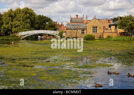 Chinesische Brücke über den Fluss Great Ouse, Godmanchester Huntingdon Stockfoto