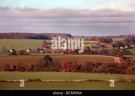 Allgemeine Ansicht des Dorfes Hawkedon im Herbst in Suffolk East Anglia Stockfoto