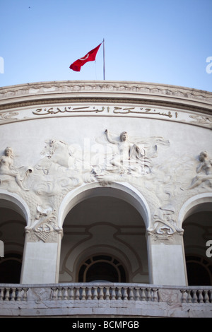 Das Theatre Municipal in Tunis, Tunesien ist ein weißes Gebäude aus Stein stammt aus der französischen Kolonialzeit. Stockfoto