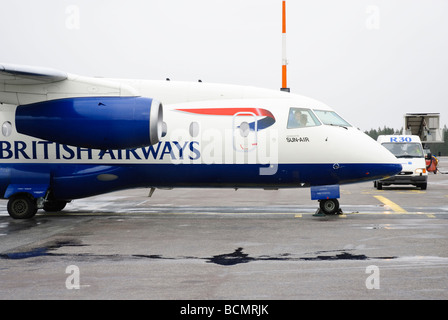 Fairchild-Dornier Do328 Regionalverkehrsflugzeug am Flughafen Helsinki-Vantaa, Finnland. Stockfoto