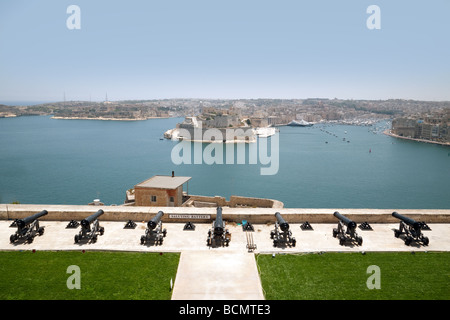 Valletta, Malta, Blick auf die drei Städte von der Saluting Batterie, Upper Barrakka Gärten Stockfoto