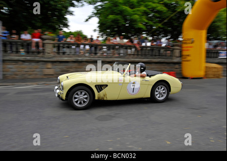 1960 Austin Healey 3000 Mk1 Rennen in Bressuire Oldtimer-Anzeige und Renn-Event in Frankreich Stockfoto