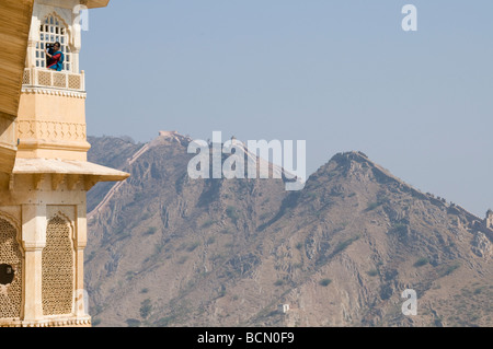 Amber Fort, Gitter Elfenbein Windows, florale Intarsien Marmor Designs, Weinkeller, innere Gärten, Jaipur, Rajasthan, Indien Stockfoto