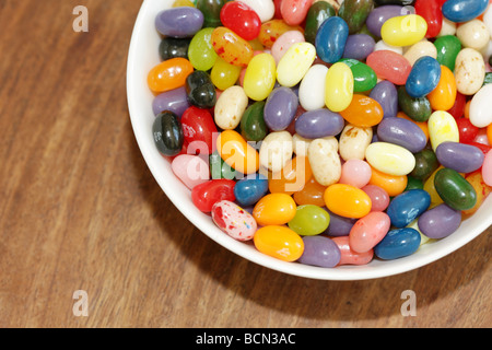 Bunte Schüssel der traditionellen Jelly Beans Zuckerwaren ohne Menschen Stockfoto