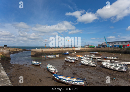 Kleine Boote im Hafen von Dalkey in der Nähe von Dun Laoghaire in der Nähe von Dublin Irland Irland irische Republik Europa Stockfoto