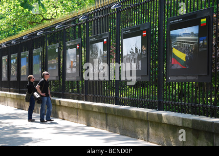 Open-Air-Ausstellung am Jardin du Luxemburg Paris Frankreich Stockfoto