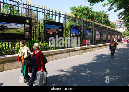 Open-Air-Ausstellung am Jardin du Luxemburg Paris Frankreich Stockfoto