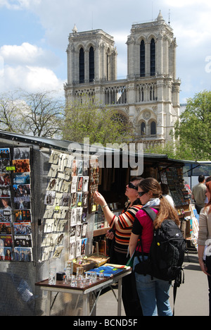 charakteristische Bücherständen entlang Seine Paris-Frankreich Stockfoto