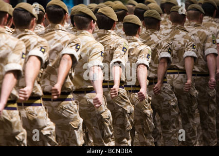 Die Princess of Wales Regiment (Armoured Tiger) parade durch Guildford nach der Rückkehr von Touren in Afghanistan und im Irak. Stockfoto