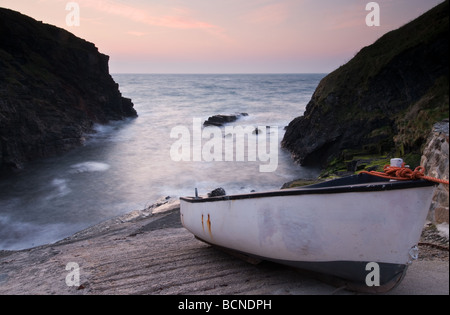 Morgendämmerung am kirchlichen Bucht der Lizard-Cornwall Stockfoto