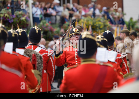 Die Kohema-Band (Princess of Wales Regiment) spielen bei einer Zeremonie in Guildford nach Reisen in Afghanistan und im Irak. Stockfoto