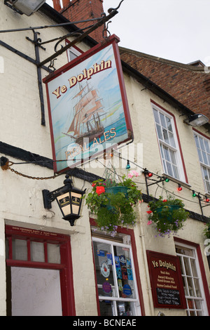 "Ye Dolphin" traditionelles Pub in Robin Hoods Bay, North Yorkshire, England, UK. Stockfoto