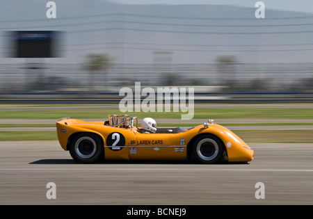 Eine 1968 McLaren M6B bei einem Oldtimer Rennevent. Stockfoto