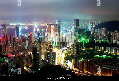 Blick auf die beleuchtete Victoria Bay und Umgebung in der Nacht von Hong Kong Rückkehr nach China, Hong Kong, China Stockfoto