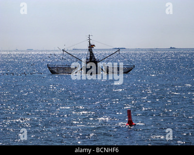 Garnelen fischen Trawler in der Nordsee vor der Nordfriesischen Inseln Deutschland tätig Stockfoto