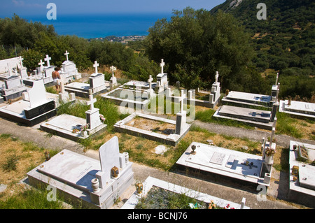 Friedhof in Kirche der Jungfrau Maria Lagouvarda Jungfrau Maria der Schlangen in Markopoulo auf griechischen Insel von Kefalonia Griechenland GR Stockfoto